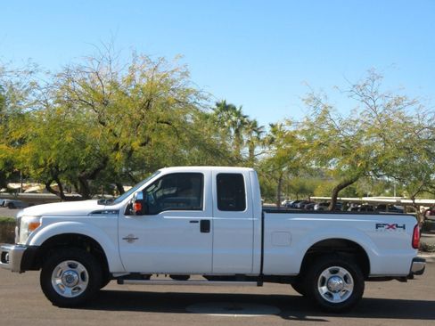 Used 2011 Ford F250 XLT w/ XLT Premium Pkg image 2