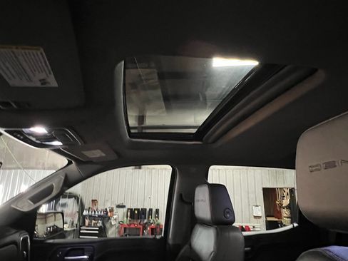 Used 2021 GMC Sierra 1500 Denali w/ Denali Ultimate Package image 35