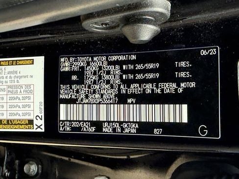 Used 2023 Lexus GX 460 Premium w/ Accessory Package AWD/4WD image 35