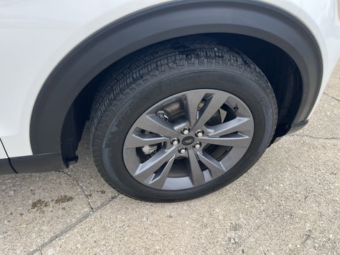 Used 2023 Ford Explorer XLT w/ Equipment Group 202A image 2