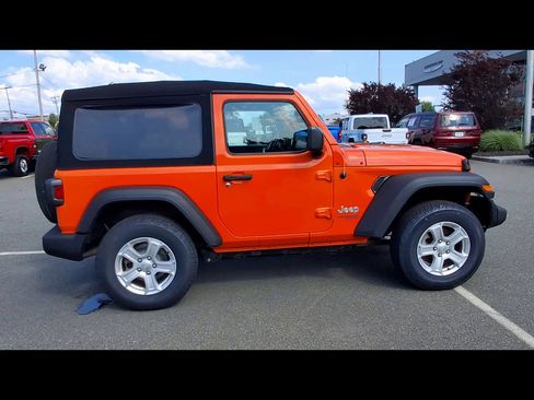 Used 2018 Jeep Wrangler Sport AWD/4WD image 9