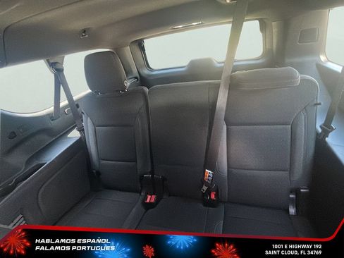 Used 2025 Chevrolet Suburban LS RWD image 27