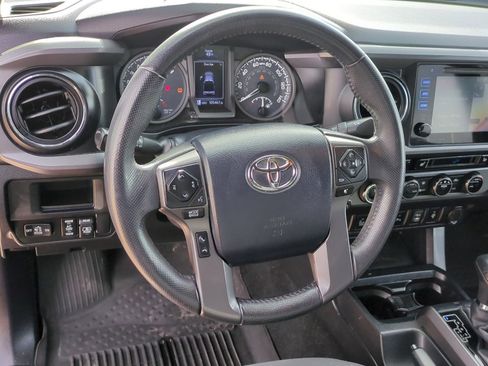Used 2017 Toyota Tacoma SR5 image 18