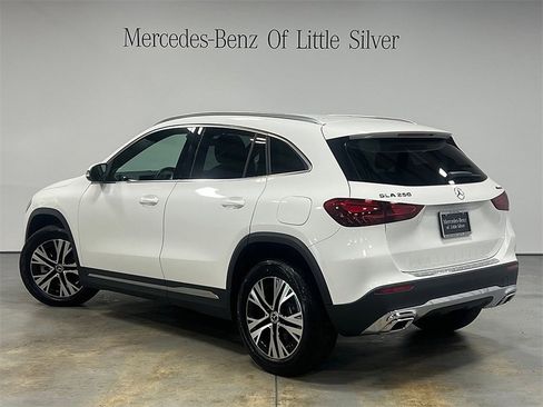 Used 2025 Mercedes-Benz GLA 250 4MATIC image 3