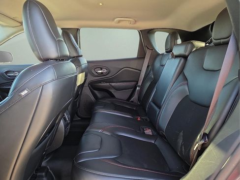 Used 2020 Jeep Cherokee Trailhawk w/ Cold Weather Group image 10