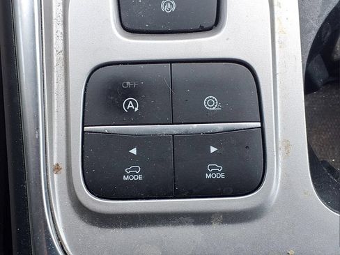Used 2020 Ford Explorer Limited RWD image 22