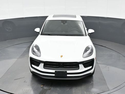Certified 2025 Porsche Macan image 33