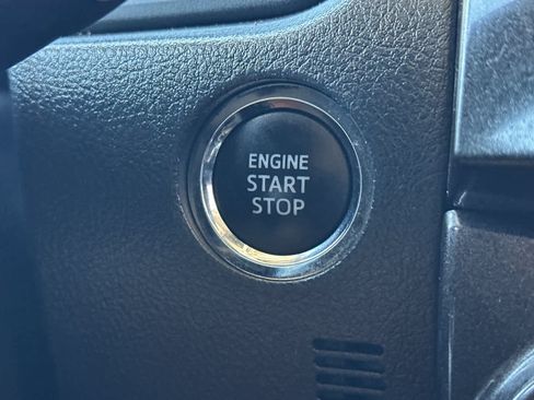 Used 2022 Toyota 4Runner TRD Off-Road Premium AWD/4WD image 22