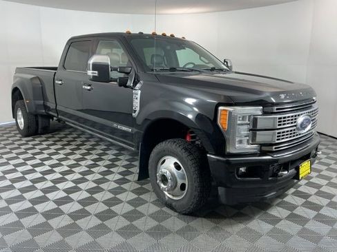 Used 2017 Ford F350 Platinum w/ Platinum Ultimate Package image 3
