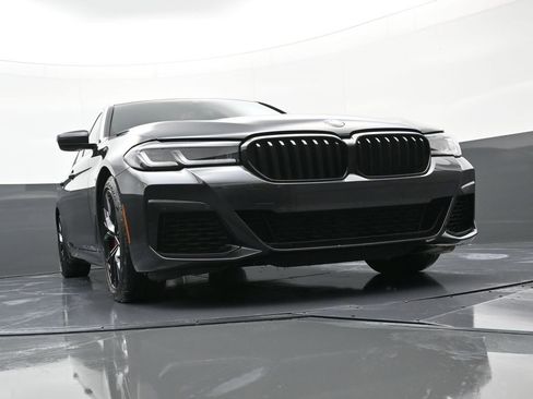 Used 2023 BMW 540i xDrive w/ Executive Package image 25