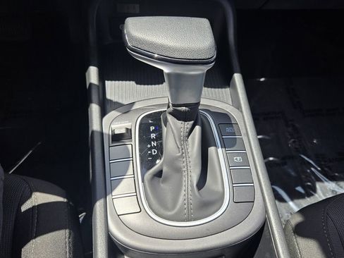 Certified 2025 Hyundai Kona SE FWD image 17