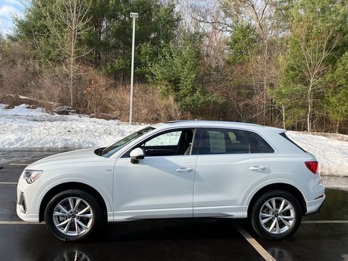 Used 2024 Audi Q3 2.0T Premium Plus w/ Premium Plus Package image 2