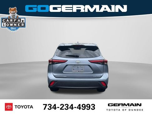 Used 2023 Toyota Highlander XLE AWD/4WD image 9