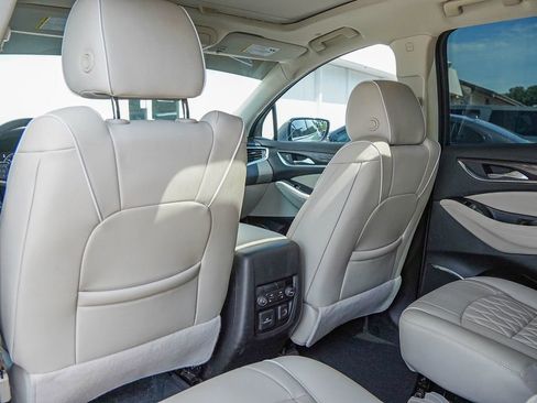 Used 2023 Buick Enclave Avenir image 37