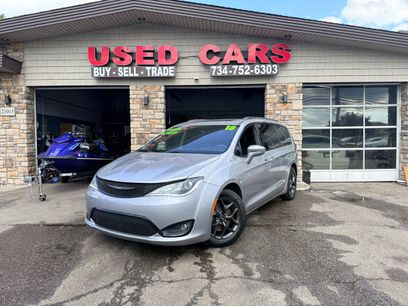 Used 2018 Chrysler Pacifica Limited w/ S Appearance Package