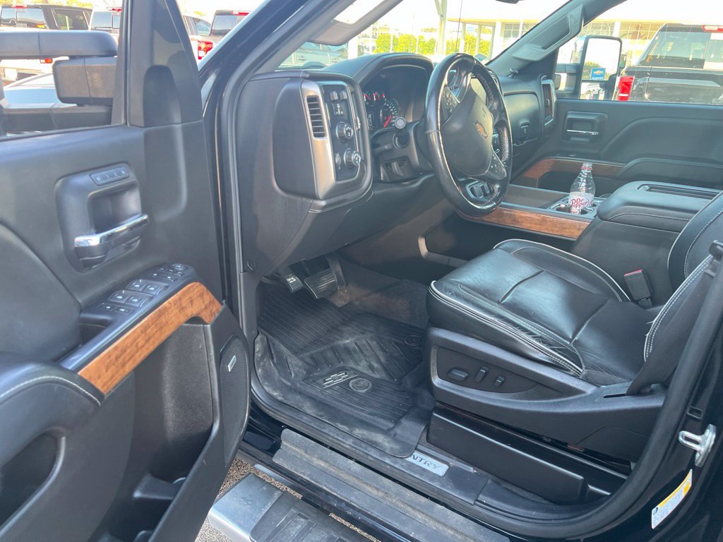 Used 2019 Chevrolet Silverado 3500 High Country w/ Duramax Plus Package AWD/4WD image 12