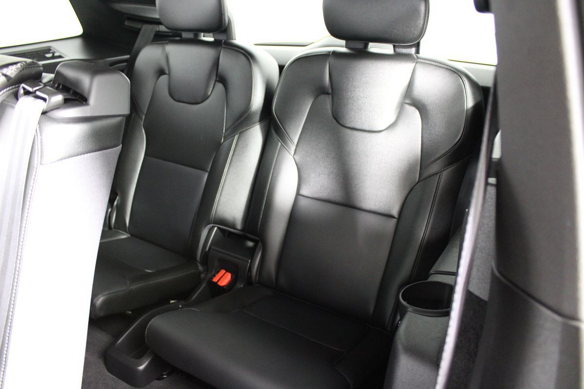 Used 2020 Volvo XC90 T5 Momentum w/ Protection Package AWD/4WD image 21