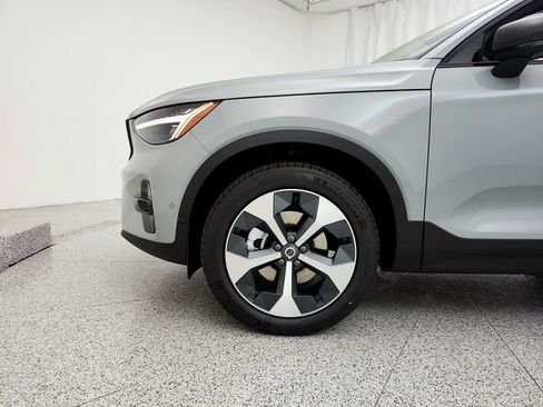 New 2026 Volvo XC40 B5 Plus w/ Protection Package Premier AWD/4WD image 25