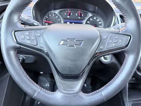 Used 2022 Chevrolet Equinox RS w/ RS Leather Package image 40