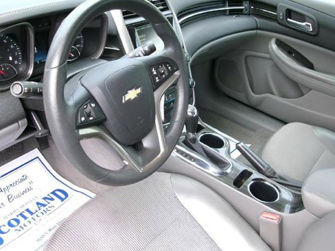 Used 2016 Chevrolet Malibu LT image 12