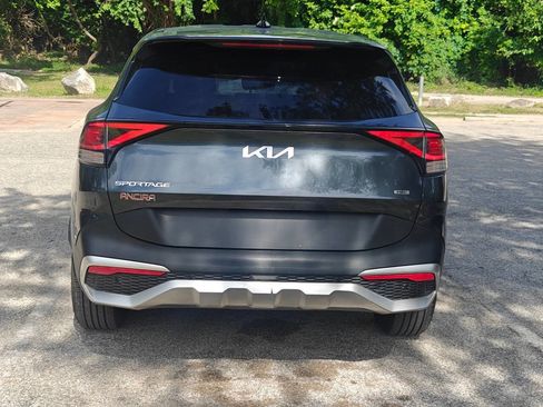 Used 2023 Kia Sportage LX FWD image 5