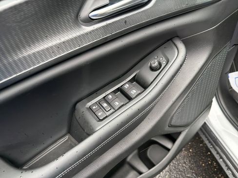 New 2025 Jeep Grand Cherokee L Altitude image 11