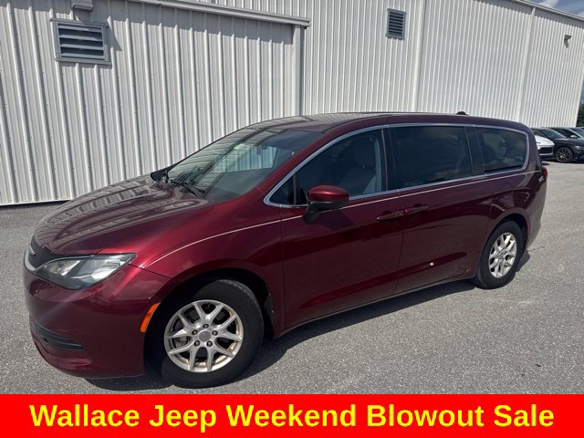 Used 2017 Chrysler Pacifica LX FWD image 1