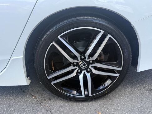 Used 2017 Honda Accord Sport image 8