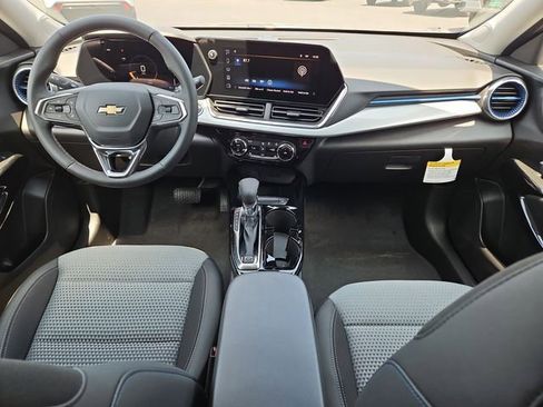 New 2025 Chevrolet Trax LT w/ Driver Confidence Package image 17
