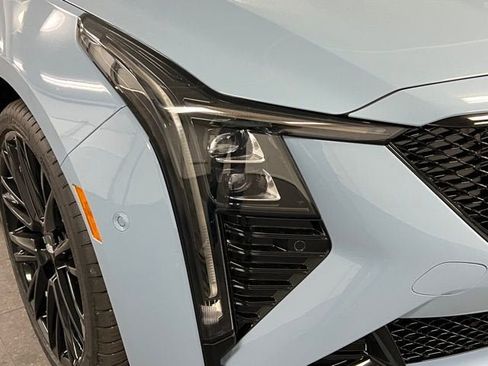 New 2026 Cadillac CT5 V w/ LPO, ONYX Package image 10