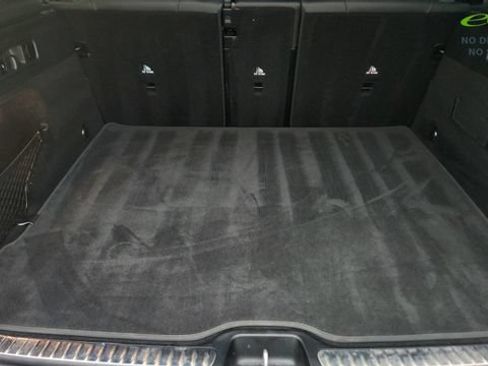Used 2025 Mercedes-Benz GLC 300 4MATIC image 15