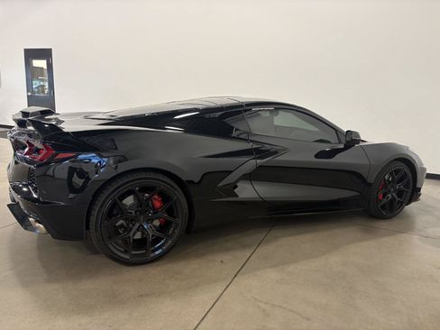 Used 2021 Chevrolet Corvette Stingray Coupe w/ Z51 Performance Package RWD image 2