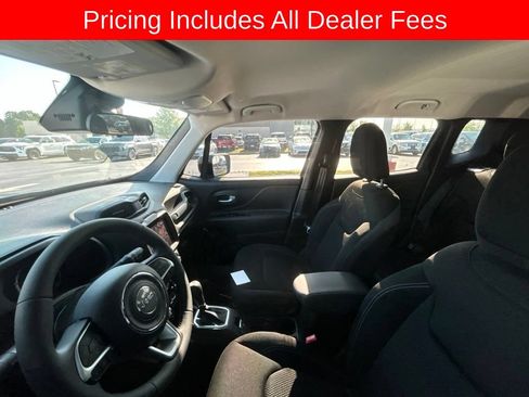 Used 2023 Jeep Renegade Altitude AWD/4WD image 9