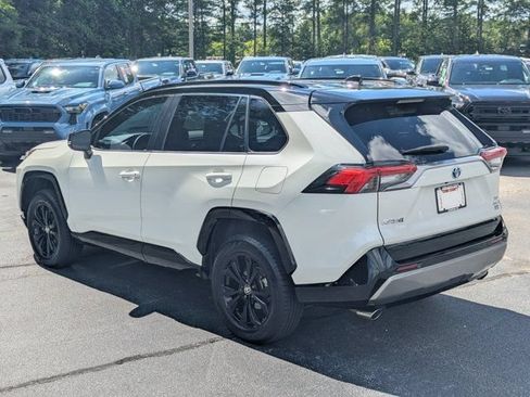 Used 2022 Toyota RAV4 XSE AWD/4WD image 5