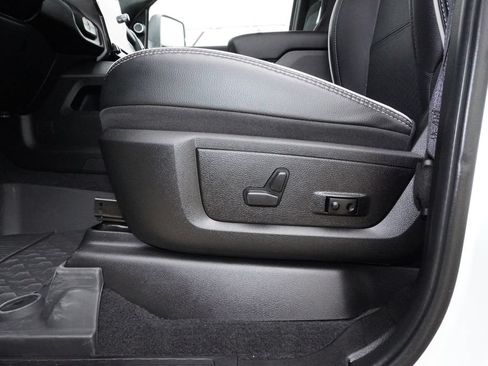 Used 2025 RAM 2500 Laramie AWD/4WD image 30