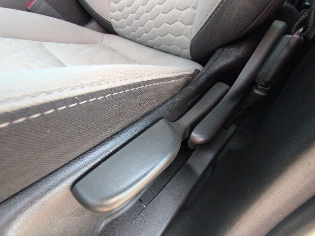 Used 2021 Chevrolet Equinox LS FWD image 13
