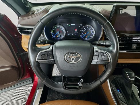 Certified 2020 Toyota Highlander Platinum AWD/4WD image 13
