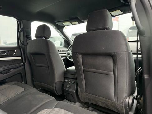 Used 2017 Ford Explorer XLT image 19