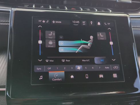 Used 2024 Jeep Grand Cherokee Altitude image 23