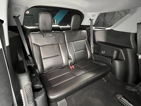 Used 2023 Ford Explorer Limited w/ Limited Technology Package image 15