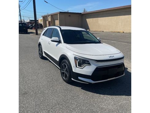 Used 2023 Kia Niro EX w/ EX Cold Weather Package image 2