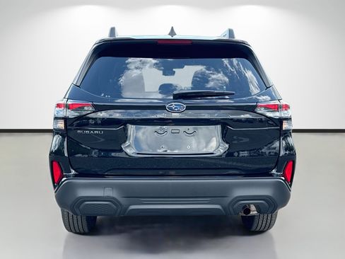 Used 2026 Subaru Forester Premium AWD/4WD image 4