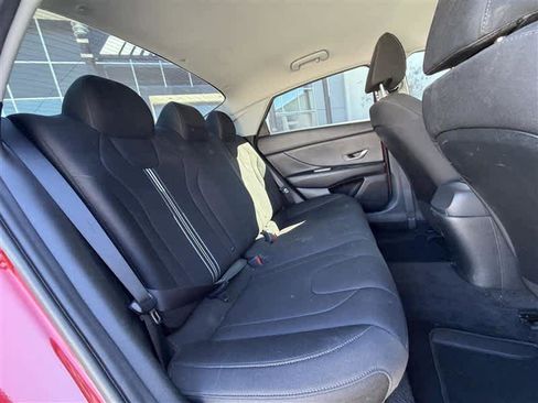 Used 2023 Hyundai Elantra SEL image 9