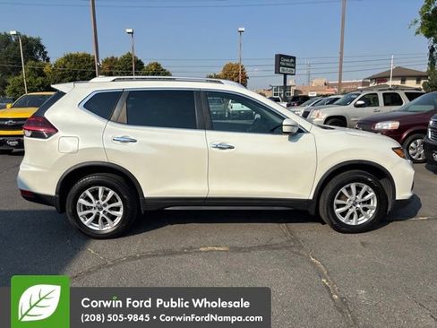 Used 2018 Nissan Rogue SV AWD/4WD image 4