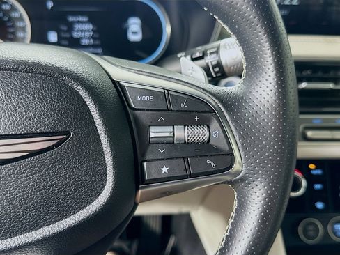 Used 2025 Genesis G70 2.5T RWD image 23