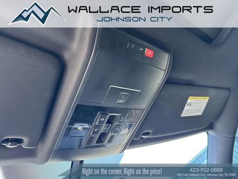 Used 2022 Volkswagen Atlas Cross Sport SE AWD/4WD image 16