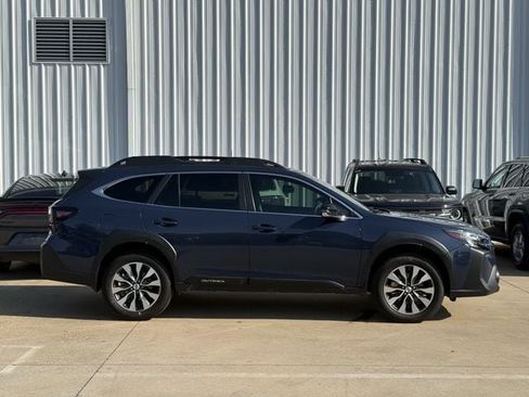 Used 2024 Subaru Outback Limited AWD/4WD image 3