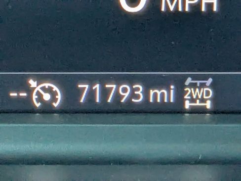 Used 2021 Chevrolet Tahoe Z71 w/ Z71 Signature Package image 30