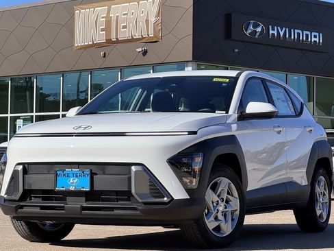 New 2026 Hyundai Kona SE image 1