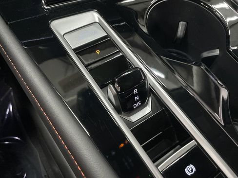 Used 2024 Volkswagen Atlas Peak Edition SE image 22